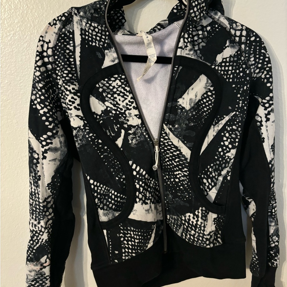 Lulu lemon Athletica Black and White Patterned Bomber Jacket